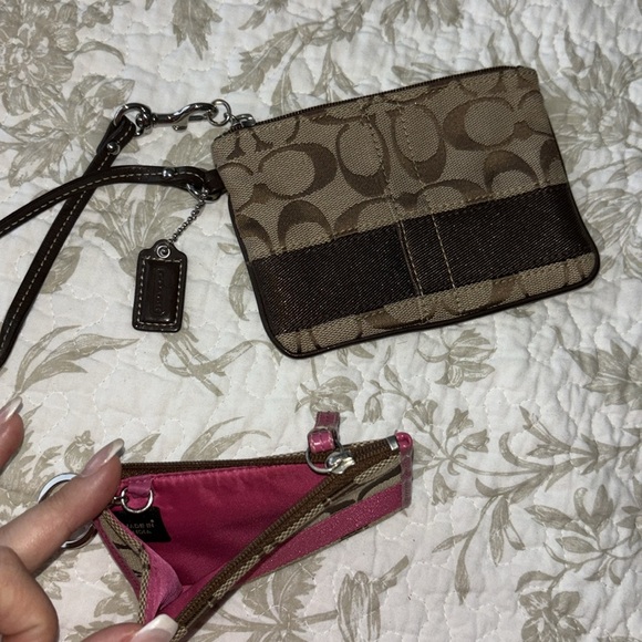 Coach Wristlet and Change Purse - Signature Coach Design - Picture 4 of 6